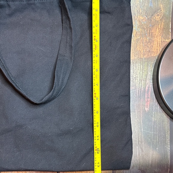 Yves Saint Laurent Black Beauté Tote Bag - Picture 4 of 4